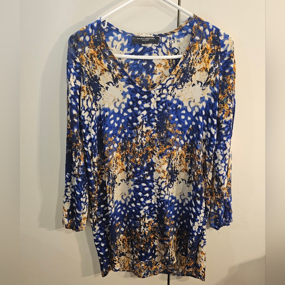 Akira Chicago Elegant Blue and Cream Patterned Blouse